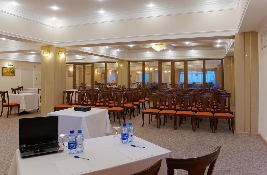 Astana International Hotel Alma-Ata Exteriör bild